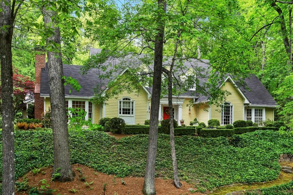 4165 Whitewater Creek Road Nw, Atlanta, Georgia 30327, 5 Bedrooms Bedrooms, ,3 BathroomsBathrooms,Residential,Sold,4165 Whitewater Creek Road Nw,5680574