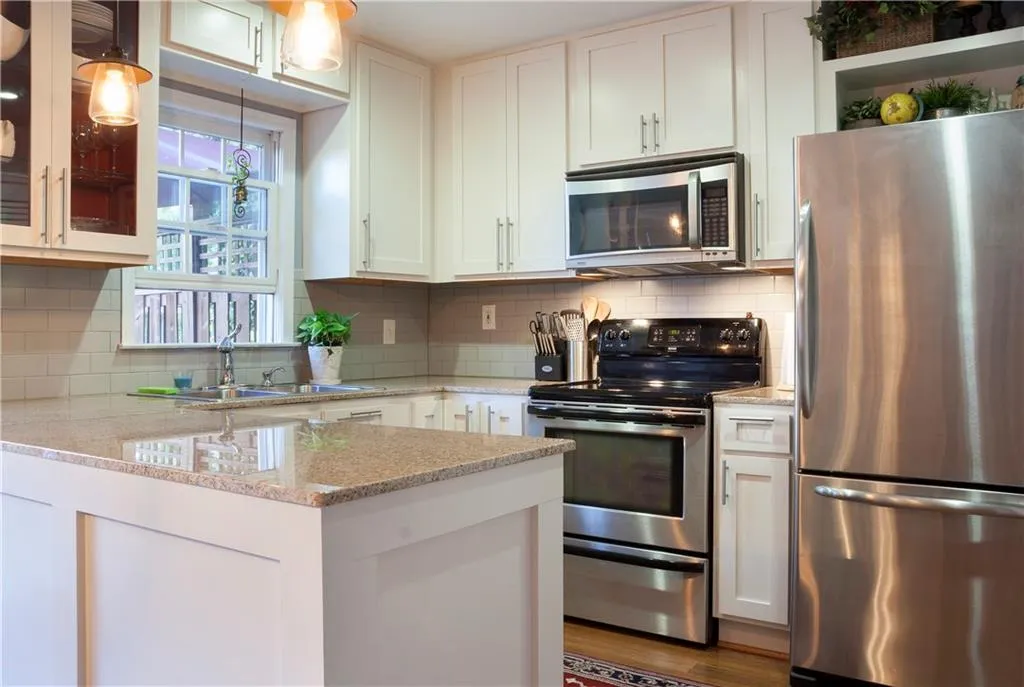 1101 Collier Road Nw Unit F6, Atlanta, Georgia 30318, 2 Bedrooms Bedrooms, ,1 BathroomBathrooms,Residential,Sold,1101 Collier Road Nw Unit F6,5686114