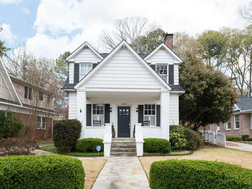 2136 Fairhaven Circle, Atlanta, Georgia 30305, 4 Bedrooms Bedrooms, ,3 BathroomsBathrooms,Residential,Sold,2136 Fairhaven Circle,5695107