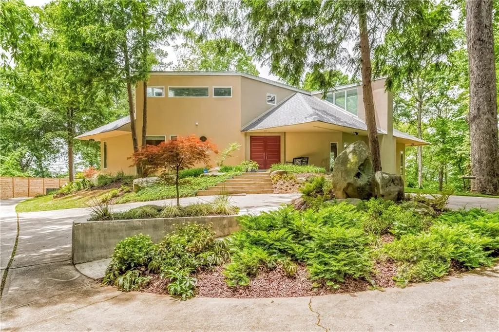 2401 W Wesley Road Nw, Atlanta, Georgia 30327, 4 Bedrooms Bedrooms, ,3 BathroomsBathrooms,Residential,Sold,2401 W Wesley Road Nw,5696449