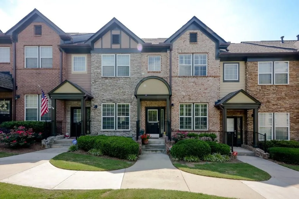 1394 Ashford Creek Circle Ne, Brookhaven, Georgia 30319, 1 Bedroom Bedrooms, ,1 BathroomBathrooms,Residential,Sold,1394 Ashford Creek Circle Ne,5696681