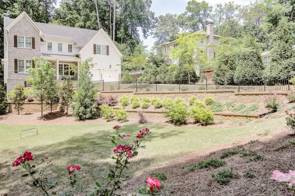 1670 Redding Way Ne, Brookhaven, Georgia 30319, 6 Bedrooms Bedrooms, ,4 BathroomsBathrooms,Residential,Sold,1670 Redding Way Ne,5696305