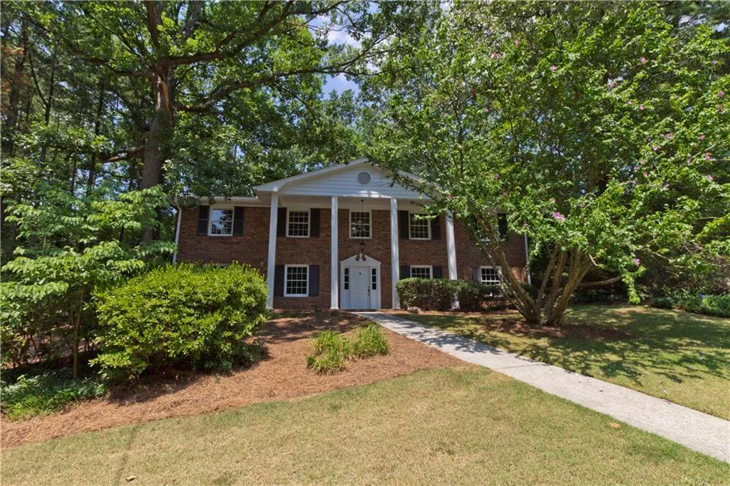 330 Elden Drive, Atlanta, Georgia 30342, 4 Bedrooms Bedrooms, ,3 BathroomsBathrooms,Residential,Sold,330 Elden Drive,5707270