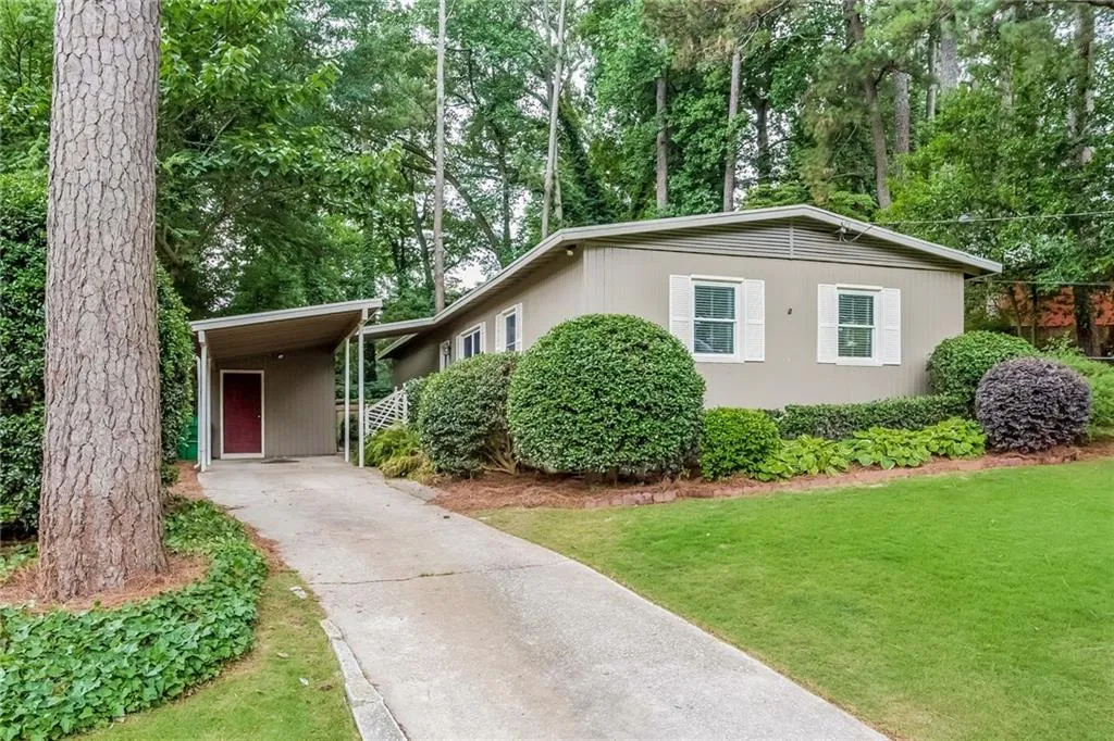 2046 Fairway Circle Ne, Brookhaven, Georgia 30319, 3 Bedrooms Bedrooms, ,2 BathroomsBathrooms,Residential,Sold,2046 Fairway Circle Ne,5708396