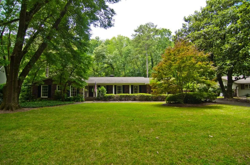 1004 Peachtree Battle Circle Nw, Atlanta, Georgia 30327, 3 Bedrooms Bedrooms, ,2 BathroomsBathrooms,Residential,Sold,1004 Peachtree Battle Circle Nw,5711674