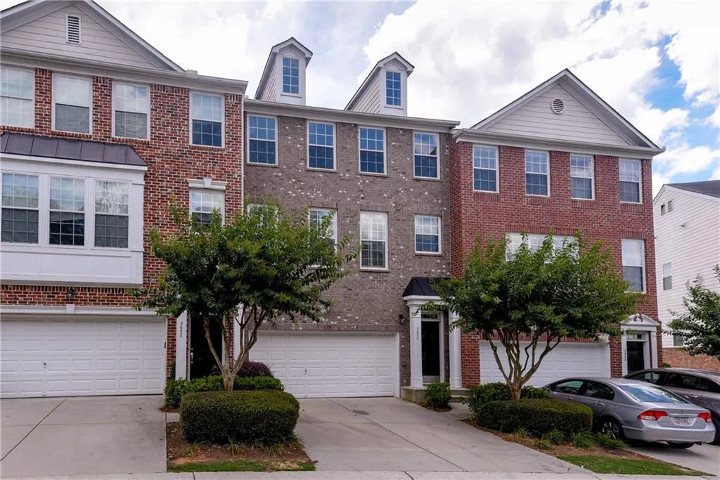 3650 Chattahoochee Summit Drive Se Unit 10, Atlanta, Georgia 30339, 3 Bedrooms Bedrooms, ,3 BathroomsBathrooms,Residential,Sold,3650 Chattahoochee Summit Drive Se Unit 10,5710554