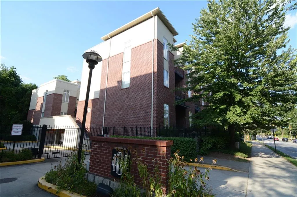 401 Tenth Street Nw Unit C208, Atlanta, Georgia 30318, 2 Bedrooms Bedrooms, ,2 BathroomsBathrooms,Residential,Sold,401 Tenth Street Nw Unit C208,5710225