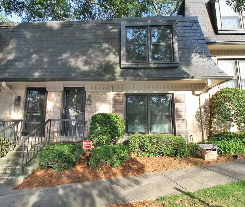 36 La Rue Place Nw, Atlanta, Georgia 30327, 2 Bedrooms Bedrooms, ,2 BathroomsBathrooms,Residential,Sold,36 La Rue Place Nw,5718793