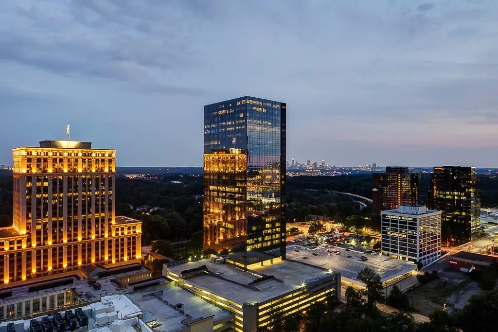 3481 Lakeside Drive Ne Unit P302, Atlanta, Georgia 30326, 2 Bedrooms Bedrooms, ,2 BathroomsBathrooms,Residential,Sold,3481 Lakeside Drive Ne Unit P302,5719774