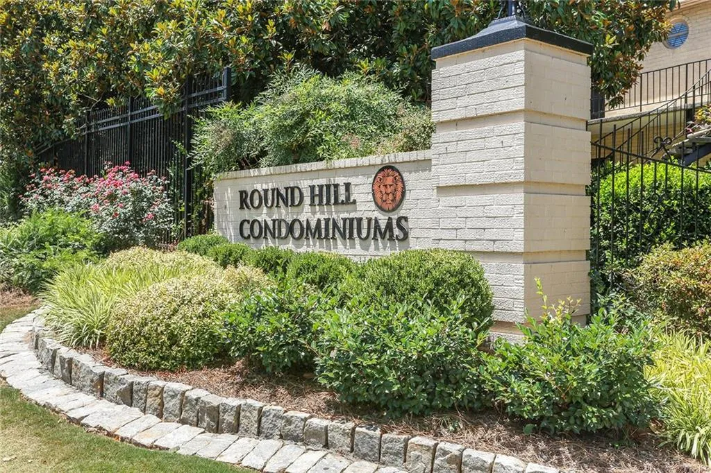 5400 Roswell Road Unit H1, Atlanta, Georgia 30342, 2 Bedrooms Bedrooms, ,1 BathroomBathrooms,Residential,Sold,5400 Roswell Road Unit H1,5722007