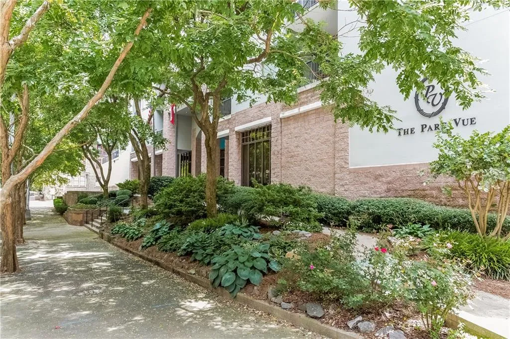 275 13th Street Ne Unit 605, Atlanta, Georgia 30309, 1 Bedroom Bedrooms, ,1 BathroomBathrooms,Residential,Sold,275 13th Street Ne Unit 605,5721970