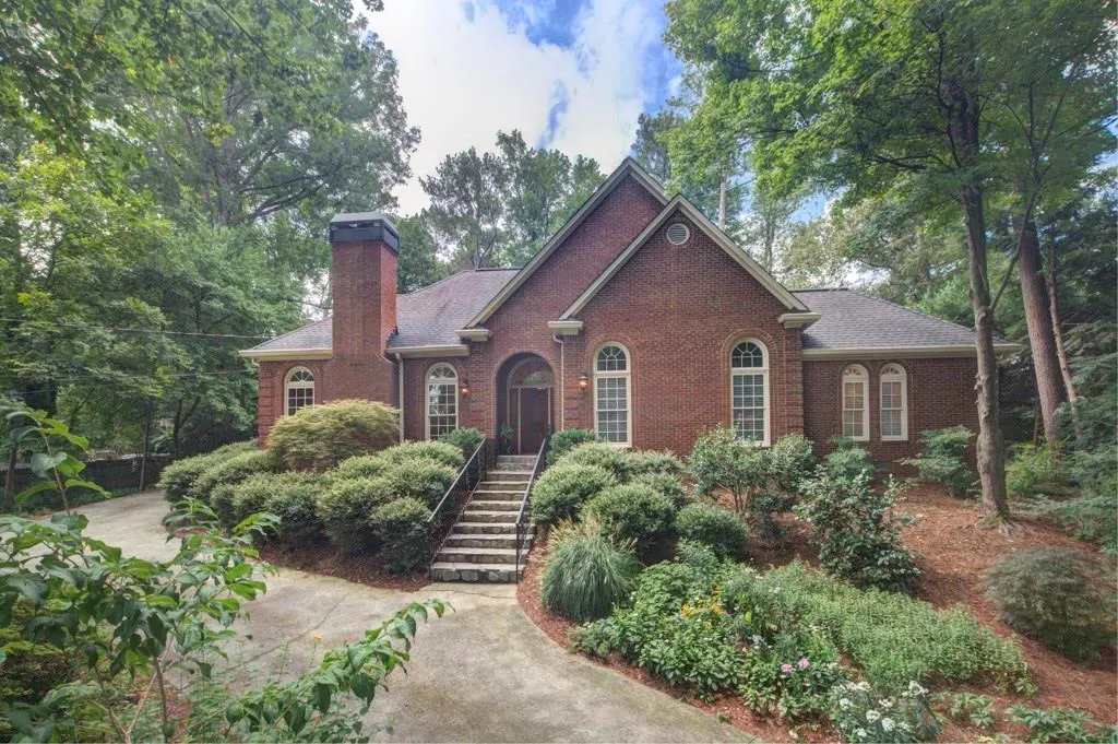 399 Herrington Drive Ne, Atlanta, Georgia 30342, 4 Bedrooms Bedrooms, ,4 BathroomsBathrooms,Residential,Sold,399 Herrington Drive Ne,5732116