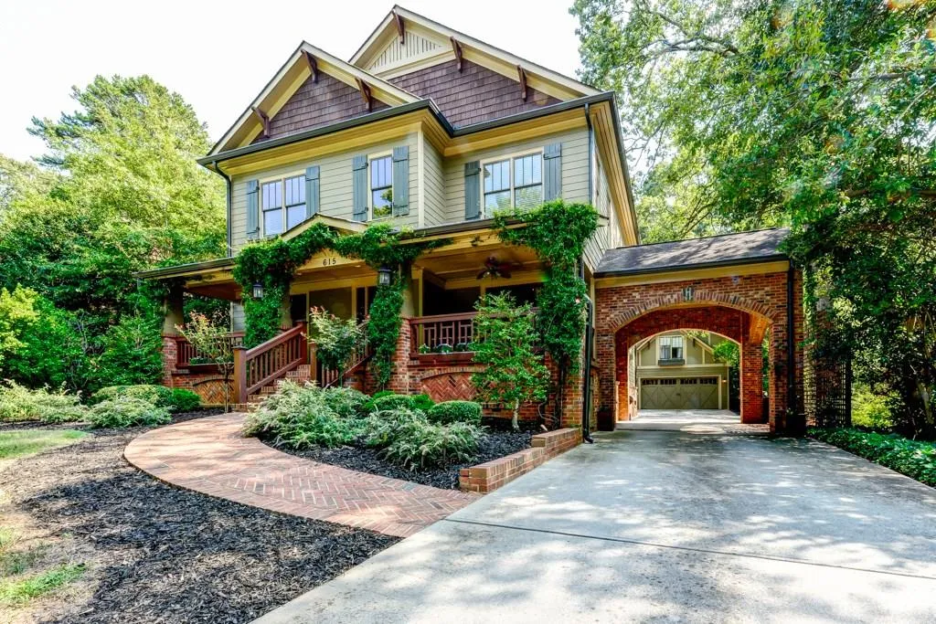 615 Burke Road Ne, Atlanta, Georgia 30305, 6 Bedrooms Bedrooms, ,5 BathroomsBathrooms,Residential,Sold,615 Burke Road Ne,5744925
