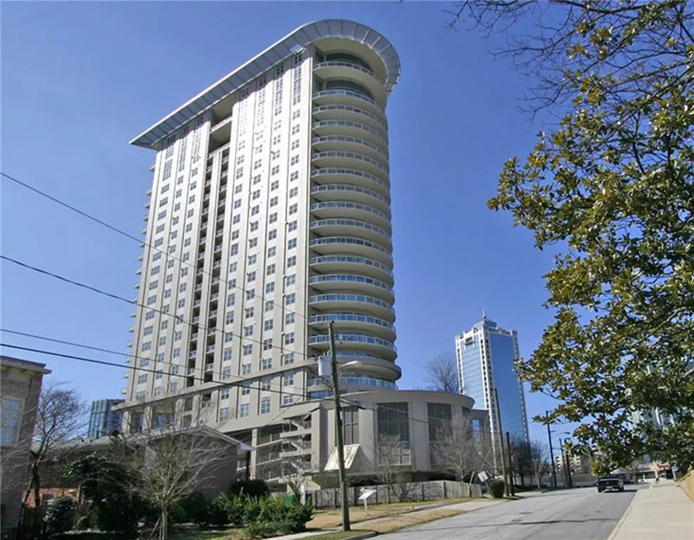 2881 Peachtree Road Ne Unit 702, Atlanta, Georgia 30305, 2 Bedrooms Bedrooms, ,2 BathroomsBathrooms,Residential,Sold,2881 Peachtree Road Ne Unit 702,5748883