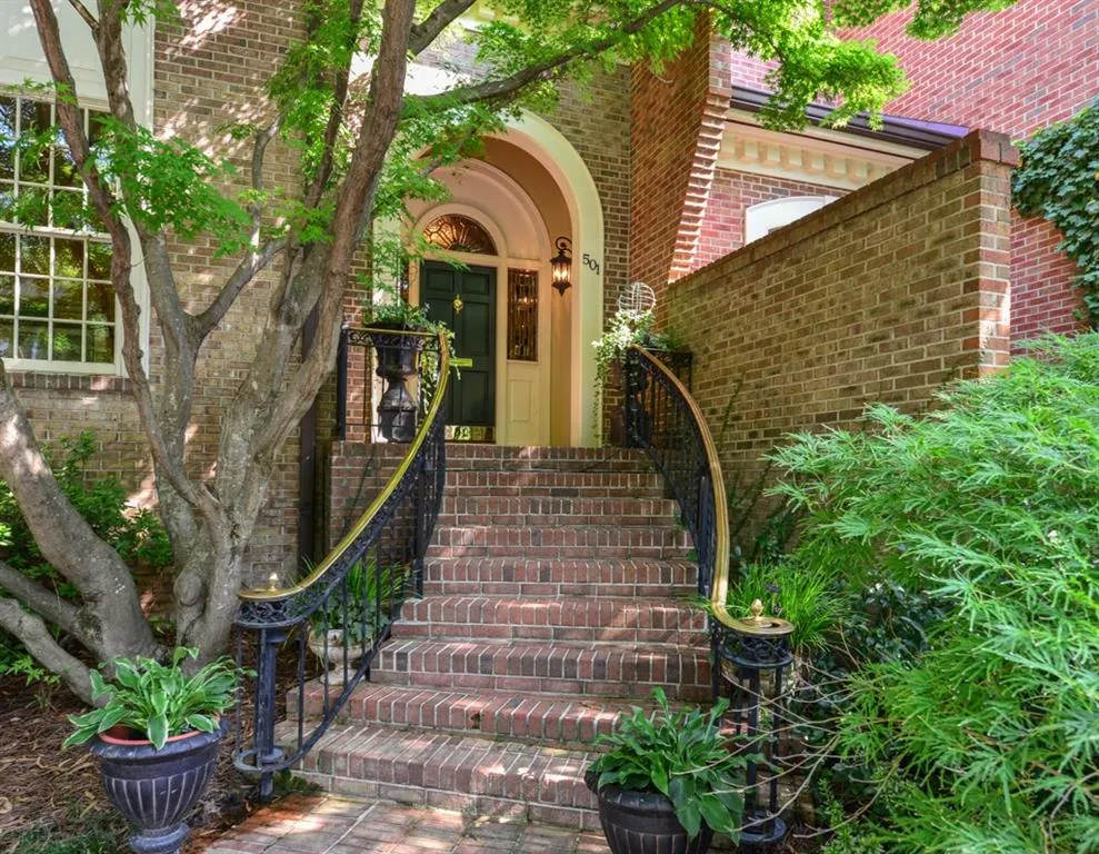 501 Townsend Place Nw, Atlanta, Georgia 30327, 4 Bedrooms Bedrooms, ,3 BathroomsBathrooms,Residential,Sold,501 Townsend Place Nw,5744825