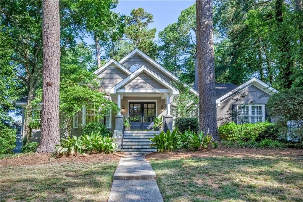 2940 Dale Drive Ne, Atlanta, Georgia 30305, 4 Bedrooms Bedrooms, ,4 BathroomsBathrooms,Residential,Sold,2940 Dale Drive Ne,5757860