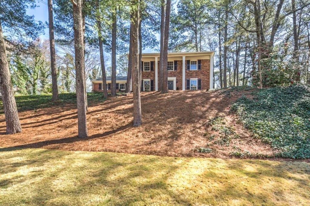 2451 Hanover West Terrace Nw, Atlanta, Georgia 30327, 4 Bedrooms Bedrooms, ,2 BathroomsBathrooms,Residential,Sold,2451 Hanover West Terrace Nw,5762697