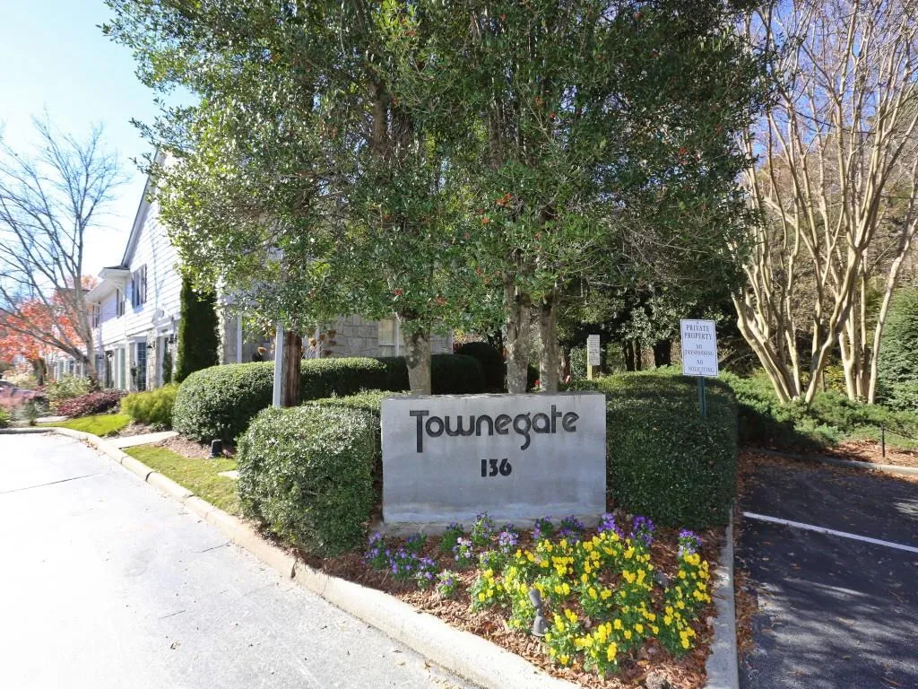 136 Peachtree Memorial Drive Nw Unit 2, Atlanta, Georgia 30309, 2 Bedrooms Bedrooms, ,1 BathroomBathrooms,Residential,Sold,136 Peachtree Memorial Drive Nw Unit 2,5778773