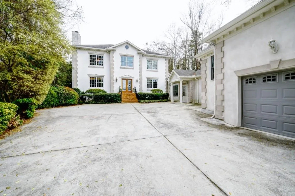 23 Brookhaven Drive, Atlanta, Georgia 30319, 6 Bedrooms Bedrooms, ,6 BathroomsBathrooms,Residential,Sold,23 Brookhaven Drive,5795760