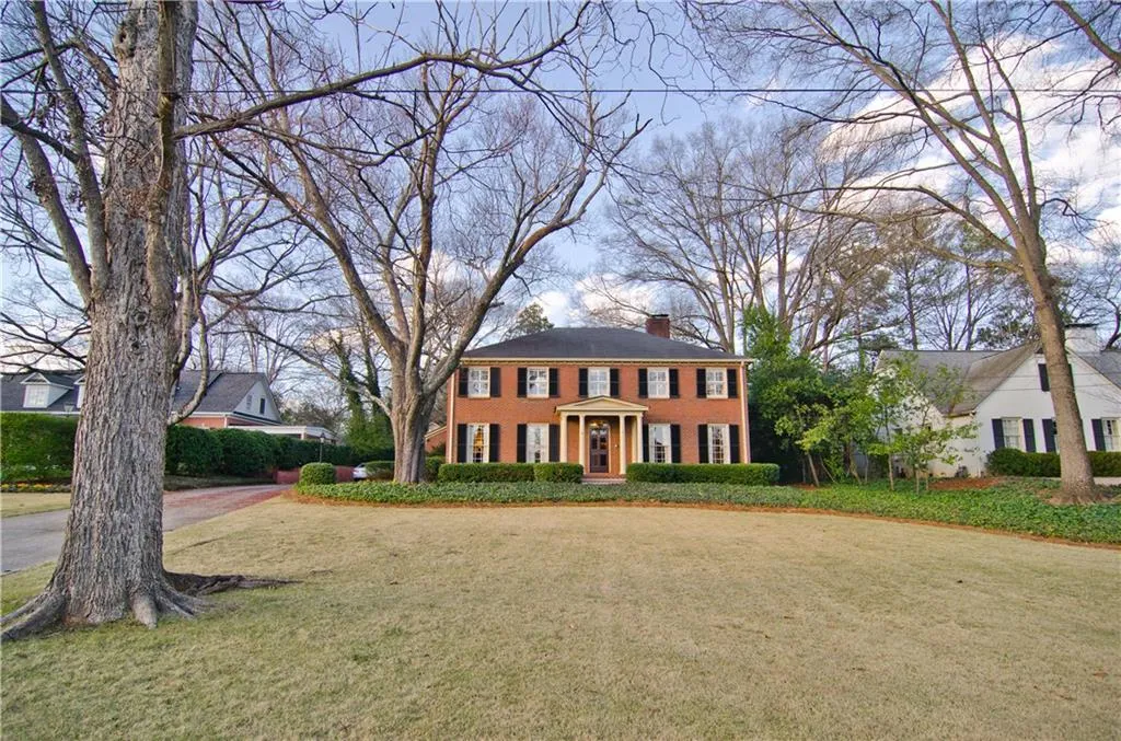 463 Chateau Drive Nw, Atlanta, Georgia 30305, 5 Bedrooms Bedrooms, ,4 BathroomsBathrooms,Residential,Sold,463 Chateau Drive Nw,5810120