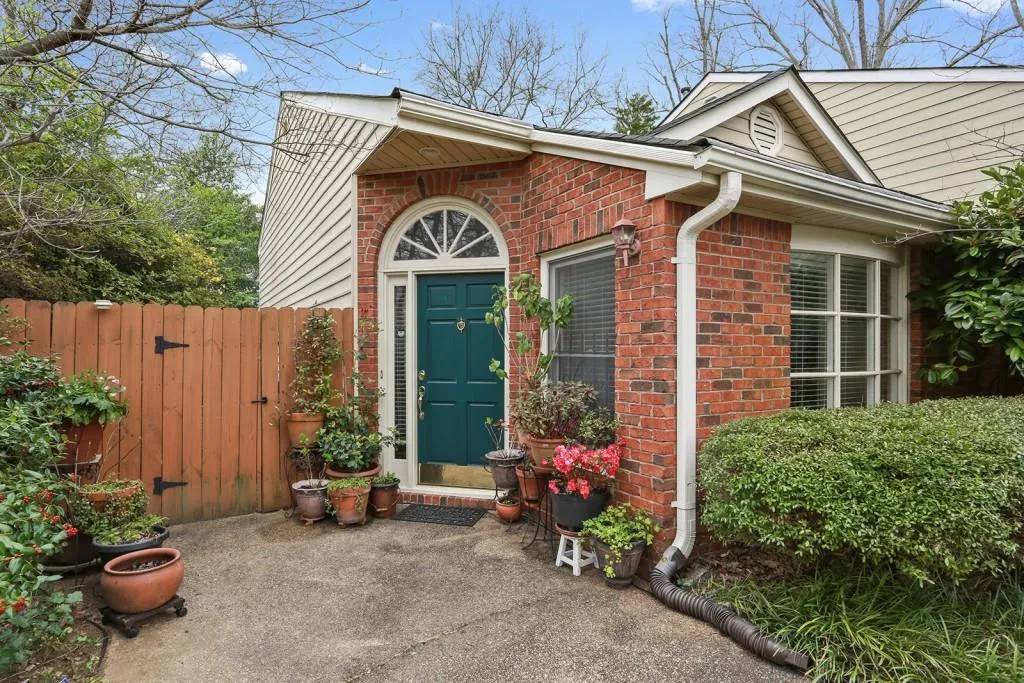1812 Rockridge Place, Atlanta, Georgia 30324, 2 Bedrooms Bedrooms, ,2 BathroomsBathrooms,Residential,Sold,1812 Rockridge Place,5813600