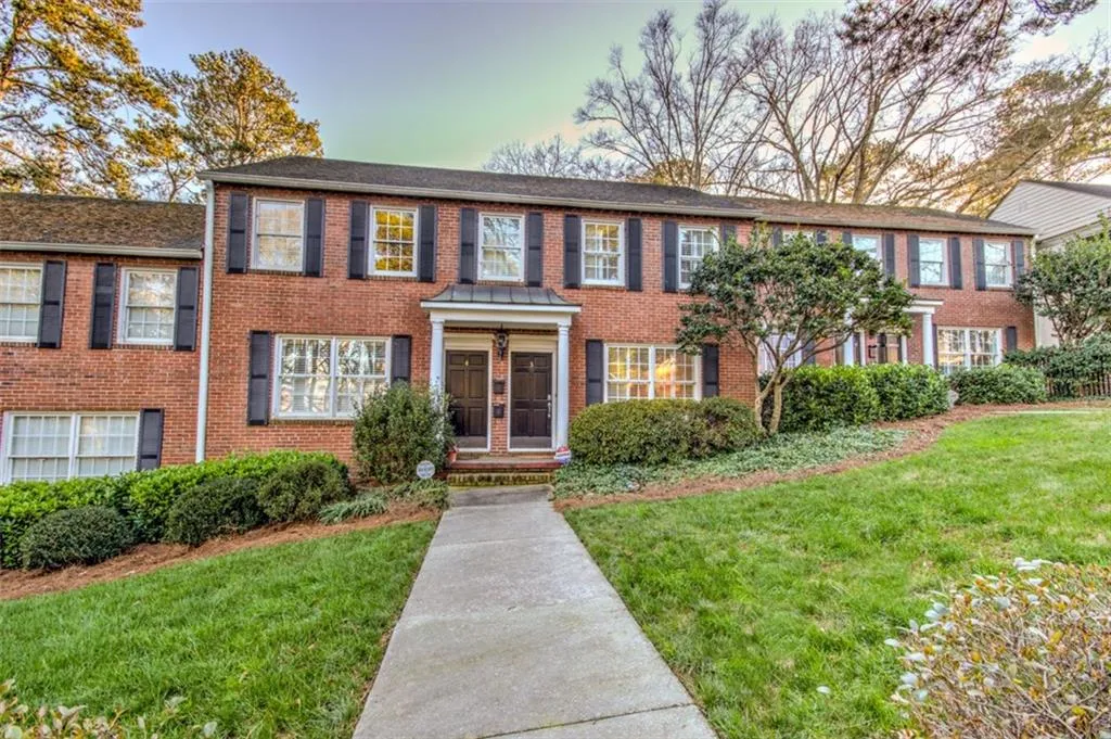 93 Sheridan Drive Ne Unit 3, Atlanta, Georgia 30305, 2 Bedrooms Bedrooms, ,1 BathroomBathrooms,Residential,Sold,93 Sheridan Drive Ne Unit 3,5632093