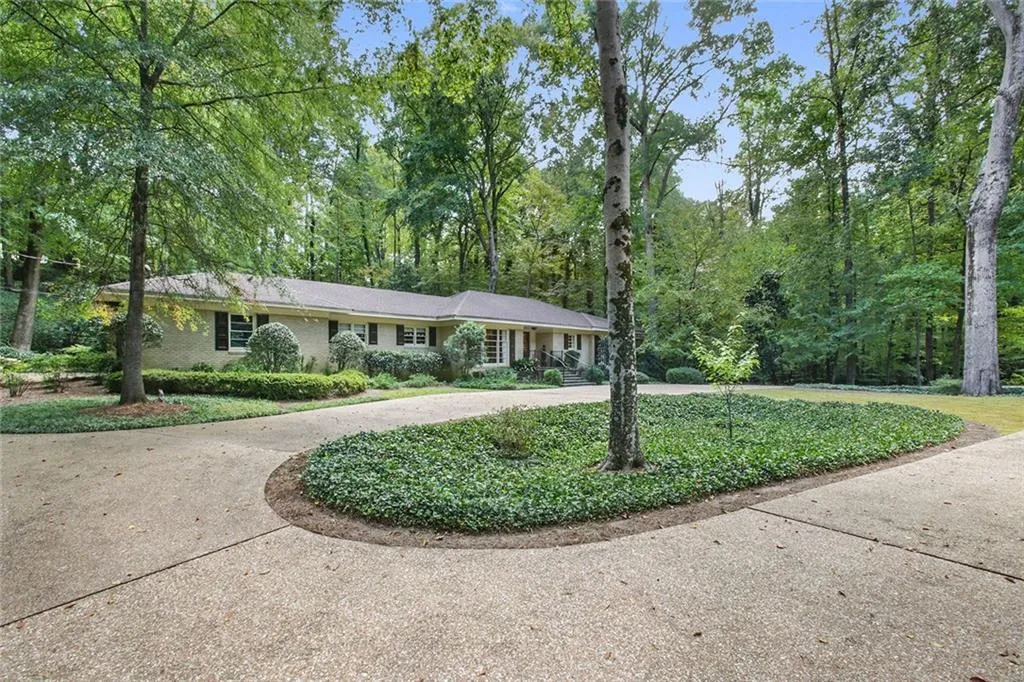1490 Wesley Parkway, Atlanta, Georgia 30327, 4 Bedrooms Bedrooms, ,3 BathroomsBathrooms,Residential,Sold,1490 Wesley Parkway,5764538