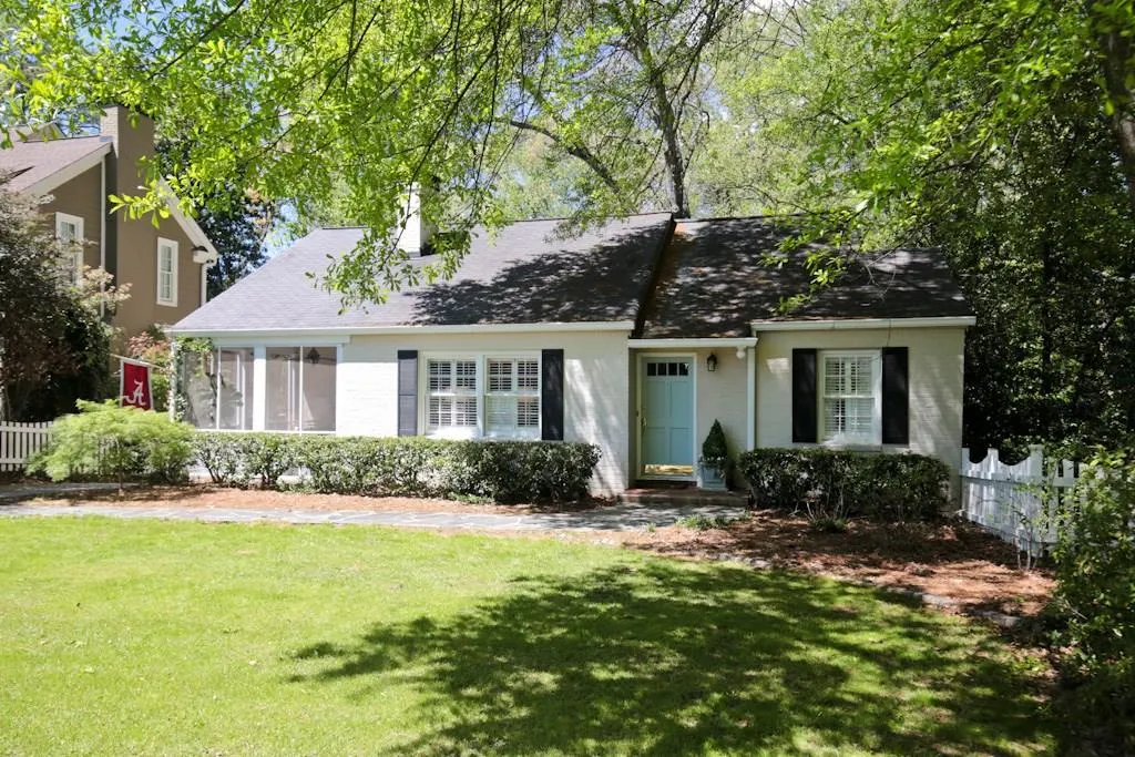 672 Darlington Circle Ne, Atlanta, Georgia 30305, 2 Bedrooms Bedrooms, ,1 BathroomBathrooms,Residential,Sold,672 Darlington Circle Ne,5828017