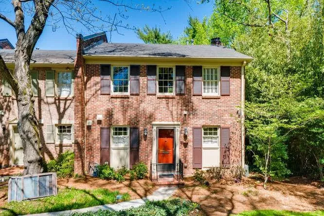 3050 Margaret Mitchell Drive Unit 15, Atlanta, Georgia 30327, 2 Bedrooms Bedrooms, ,3 BathroomsBathrooms,Residential,Sold,3050 Margaret Mitchell Drive Unit 15,5835235