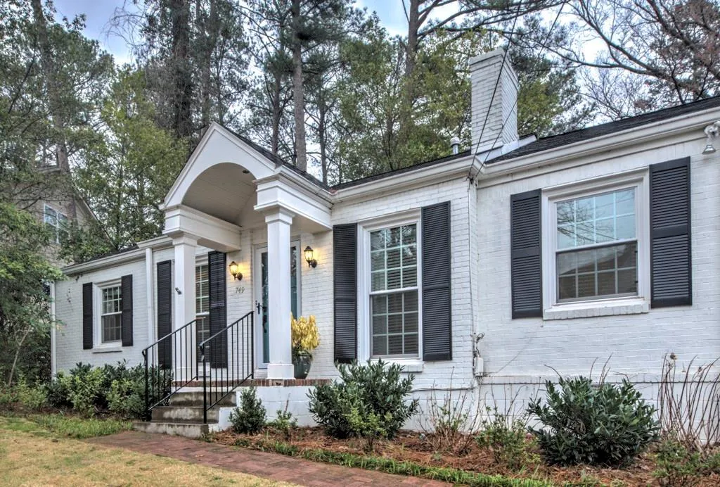 749 Darlington Circle Ne, Atlanta, Georgia 30305, 3 Bedrooms Bedrooms, ,2 BathroomsBathrooms,Residential,Sold,749 Darlington Circle Ne,5812608