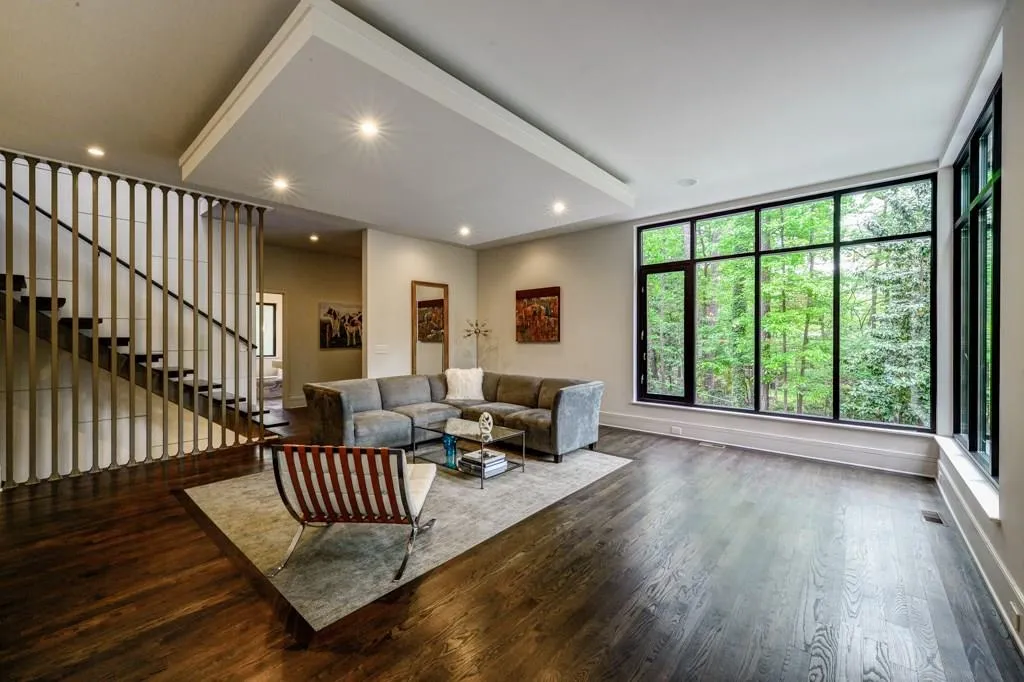 637 Longleaf Drive Ne, Atlanta, Georgia 30342, 5 Bedrooms Bedrooms, ,4 BathroomsBathrooms,Residential,Sold,637 Longleaf Drive Ne,5837175