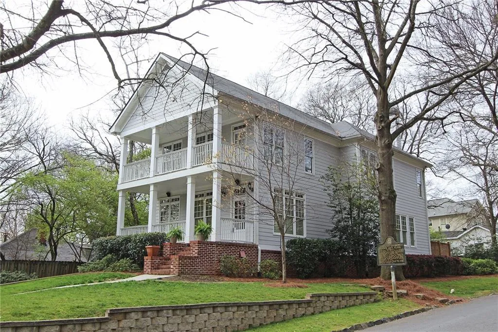1764 Defoor Avenue Nw, Atlanta, Georgia 30318, 3 Bedrooms Bedrooms, ,2 BathroomsBathrooms,Residential,Sold,1764 Defoor Avenue Nw,5817811
