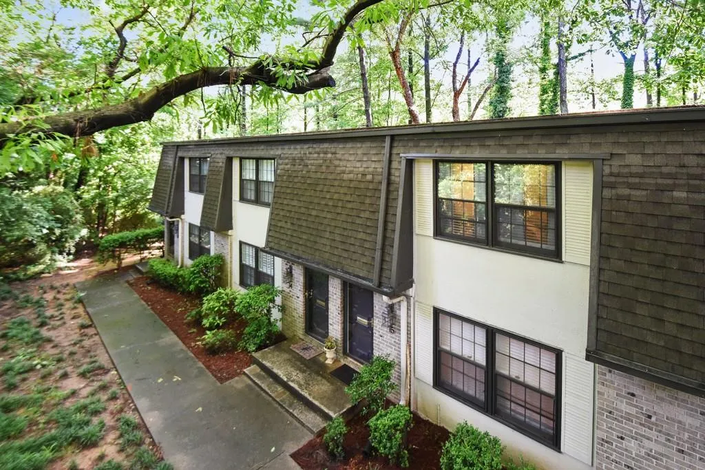15 Arpege Way, Atlanta, Georgia 30327, 2 Bedrooms Bedrooms, ,2 BathroomsBathrooms,Residential,Sold,15 Arpege Way,5854594