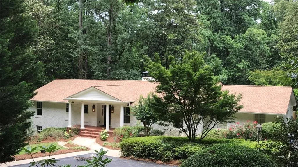 4520 Northside Drive, Sandy Springs, Georgia 30327, 5 Bedrooms Bedrooms, ,3 BathroomsBathrooms,Residential,Sold,4520 Northside Drive,5870247