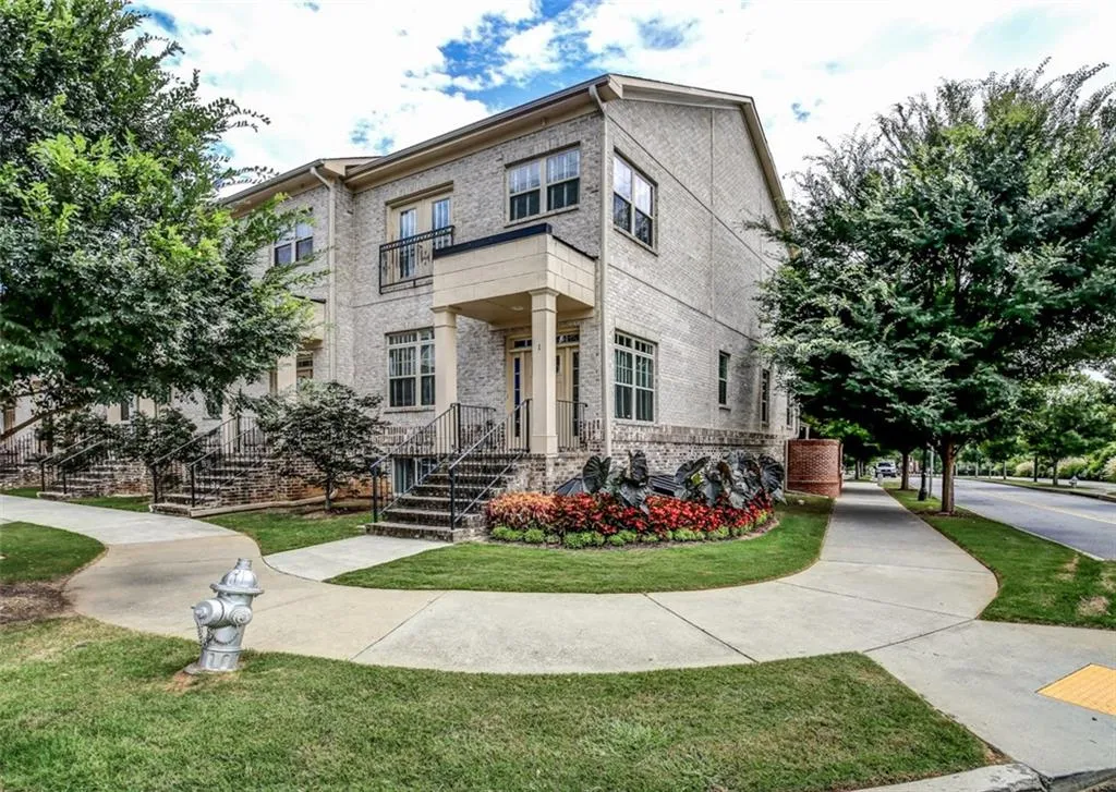 745 Fountainhead Lane Unit 1, Atlanta, Georgia 30324, 3 Bedrooms Bedrooms, ,3 BathroomsBathrooms,Residential,Sold,745 Fountainhead Lane Unit 1,5890320