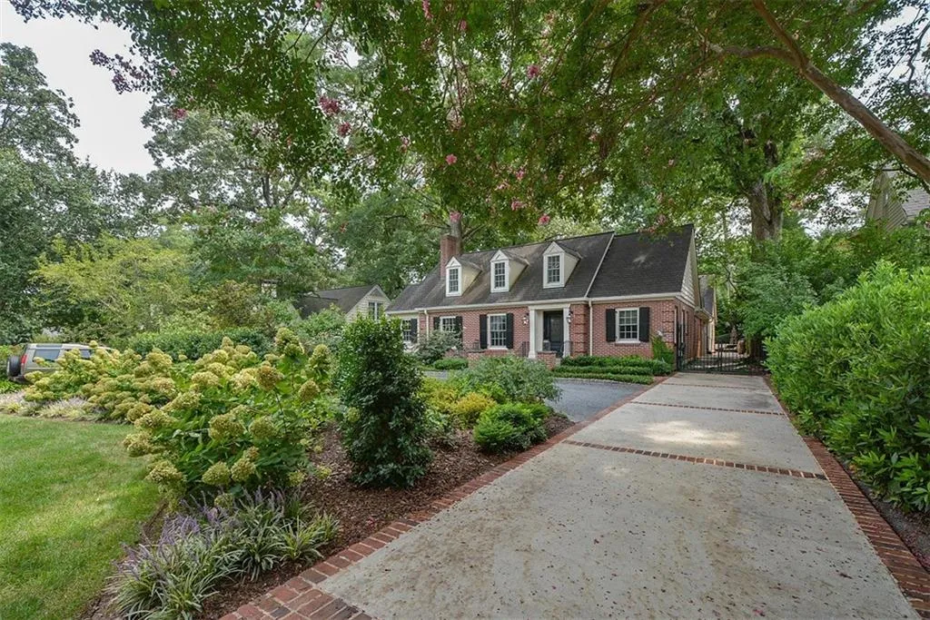 683 Greenview Avenue, Atlanta, Georgia 30305, 5 Bedrooms Bedrooms, ,5 BathroomsBathrooms,Residential,Sold,683 Greenview Avenue,5899339