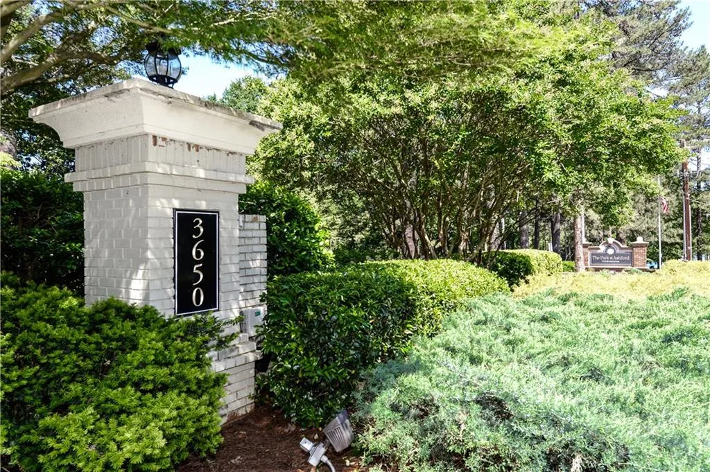 3650 Ashford Dunwoody Road Unit 618, Brookhaven, Georgia 30319, 2 Bedrooms Bedrooms, ,1 BathroomBathrooms,Residential,Sold,3650 Ashford Dunwoody Road Unit 618,5849543