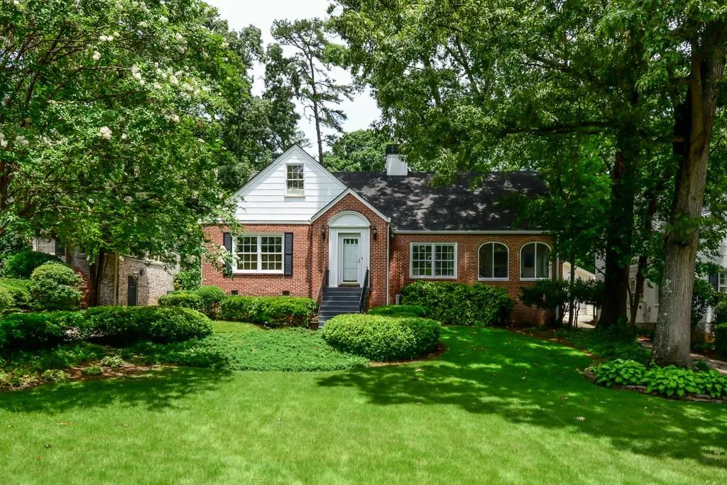 672 Greenview Avenue Ne, Atlanta, Georgia 30305, 4 Bedrooms Bedrooms, ,3 BathroomsBathrooms,Residential,Sold,672 Greenview Avenue Ne,5859217