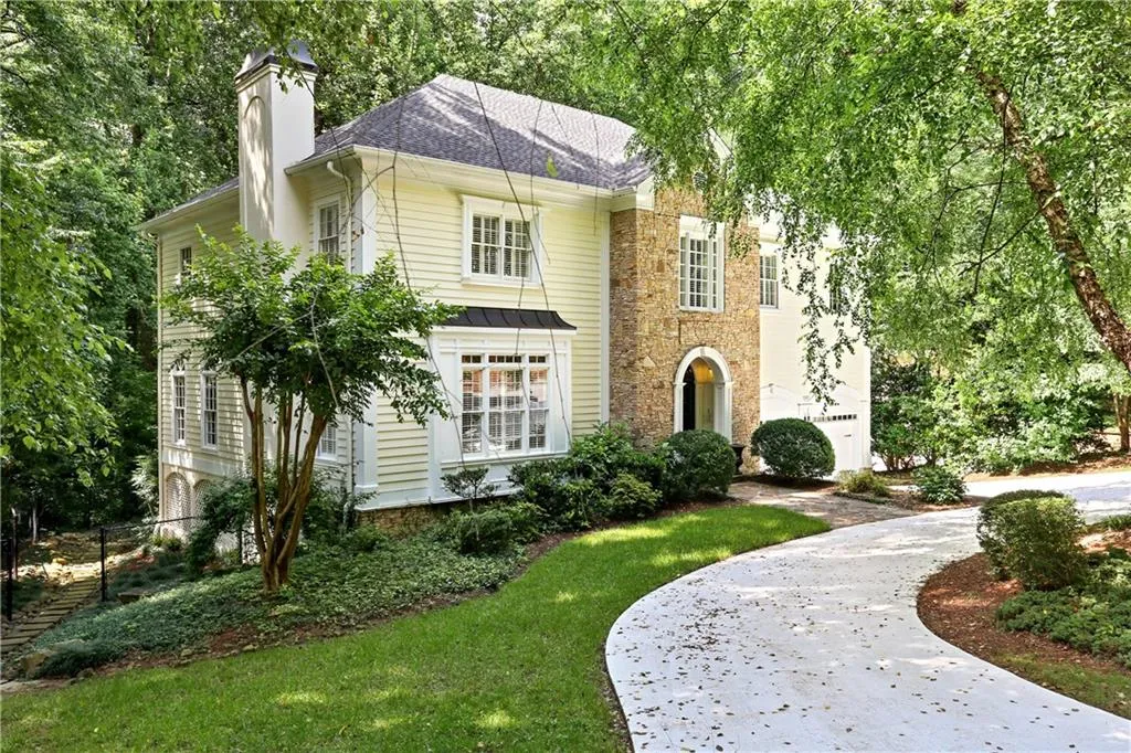 1297 Chaucer Lane Ne, Brookhaven, Georgia 30319, 4 Bedrooms Bedrooms, ,3 BathroomsBathrooms,Residential,Sold,1297 Chaucer Lane Ne,5860284