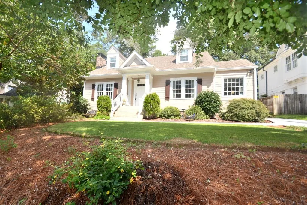 2870 Elliott Circle Ne, Atlanta, Georgia 30305, 3 Bedrooms Bedrooms, ,3 BathroomsBathrooms,Residential,Sold,2870 Elliott Circle Ne,5865239