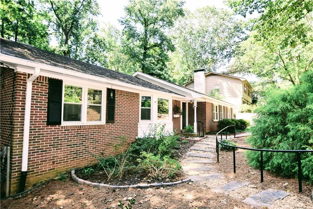 375 Elden Drive, Sandy Springs, Georgia 30342, 3 Bedrooms Bedrooms, ,2 BathroomsBathrooms,Residential,Sold,375 Elden Drive,5867749