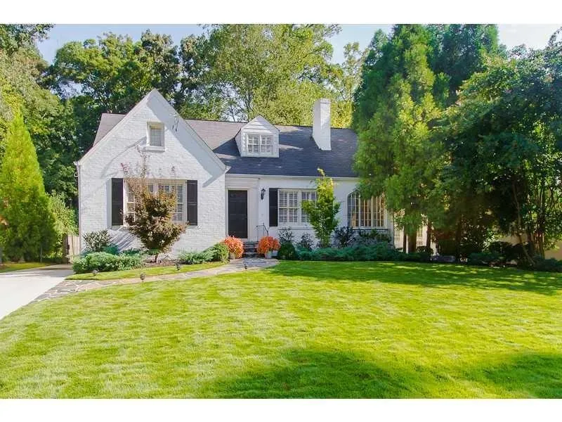 694 Greenview Avenue Ne, Atlanta, Georgia 30305, 3 Bedrooms Bedrooms, ,2 BathroomsBathrooms,Residential,Sold,694 Greenview Avenue Ne,5961383