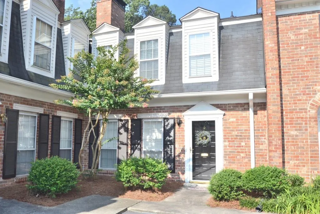 6 Bassett Hall Place Nw Unit 6, Atlanta, Georgia 30318, 2 Bedrooms Bedrooms, ,2 BathroomsBathrooms,Residential,Sold,6 Bassett Hall Place Nw Unit 6,5873868