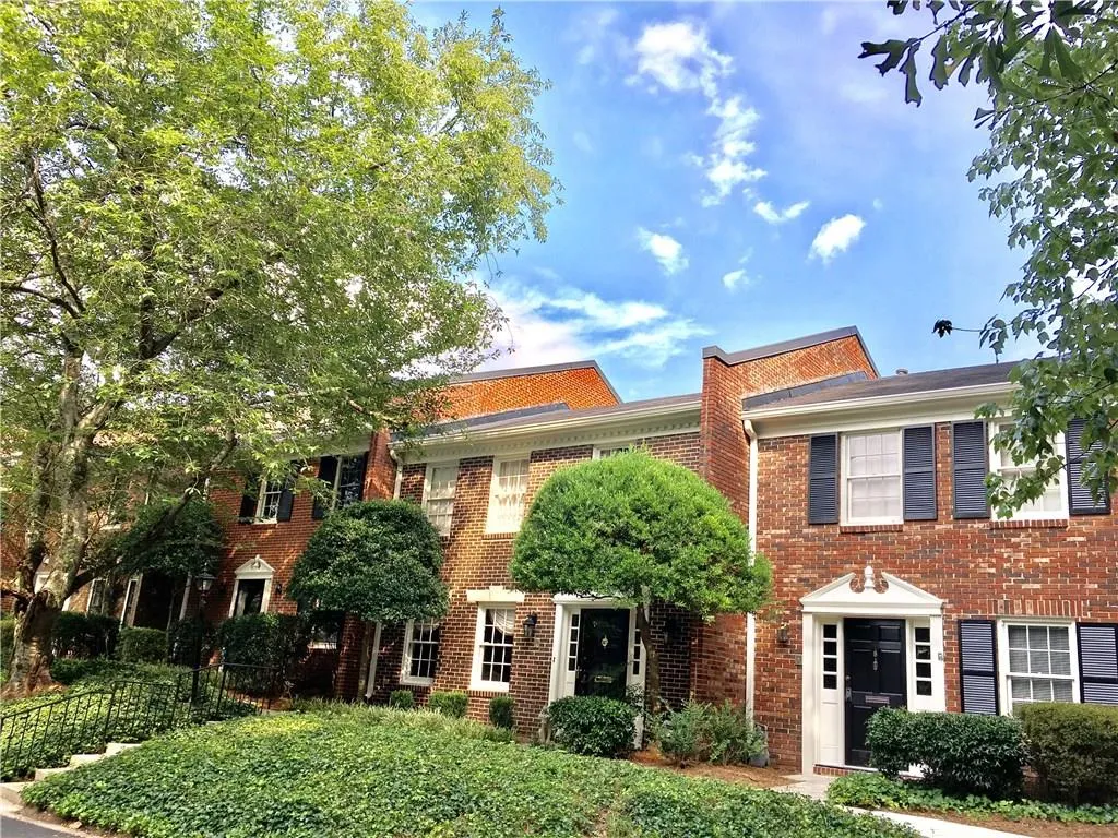 3050 Margaret Mitchell Drive Nw Unit 10, Atlanta, Georgia 30327, 2 Bedrooms Bedrooms, ,2 BathroomsBathrooms,Residential,Sold,3050 Margaret Mitchell Drive Nw Unit 10,5883727