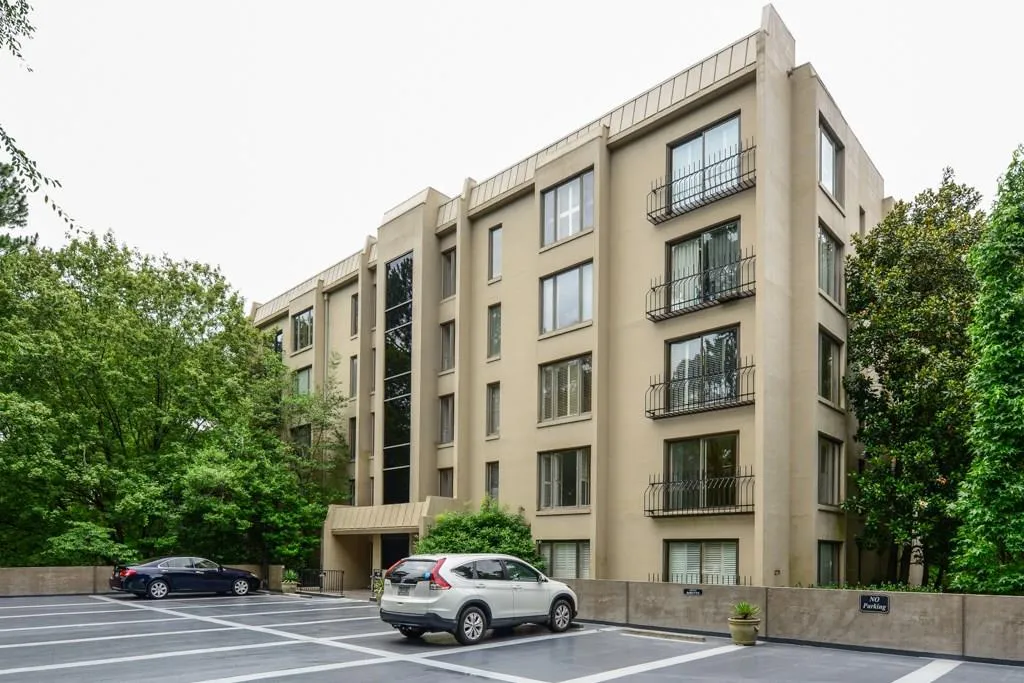 2771 Peachtree Road Ne Unit 8, Atlanta, Georgia 30305, 2 Bedrooms Bedrooms, ,2 BathroomsBathrooms,Residential,Sold,2771 Peachtree Road Ne Unit 8,5889414