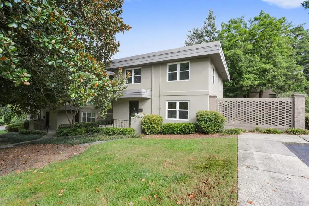270 Lakemoore Drive Ne Unit D, Atlanta, Georgia 30342, 3 Bedrooms Bedrooms, ,2 BathroomsBathrooms,Residential,Sold,270 Lakemoore Drive Ne Unit D,5899415
