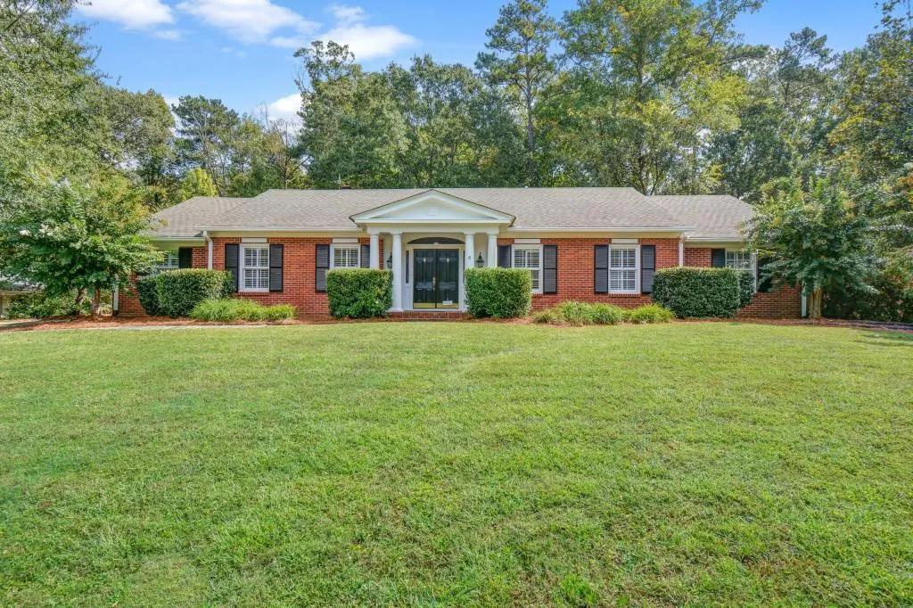 2959 Sequoyah Drive Nw, Atlanta, Georgia 30327, 4 Bedrooms Bedrooms, ,3 BathroomsBathrooms,Residential,Sold,2959 Sequoyah Drive Nw,5913203