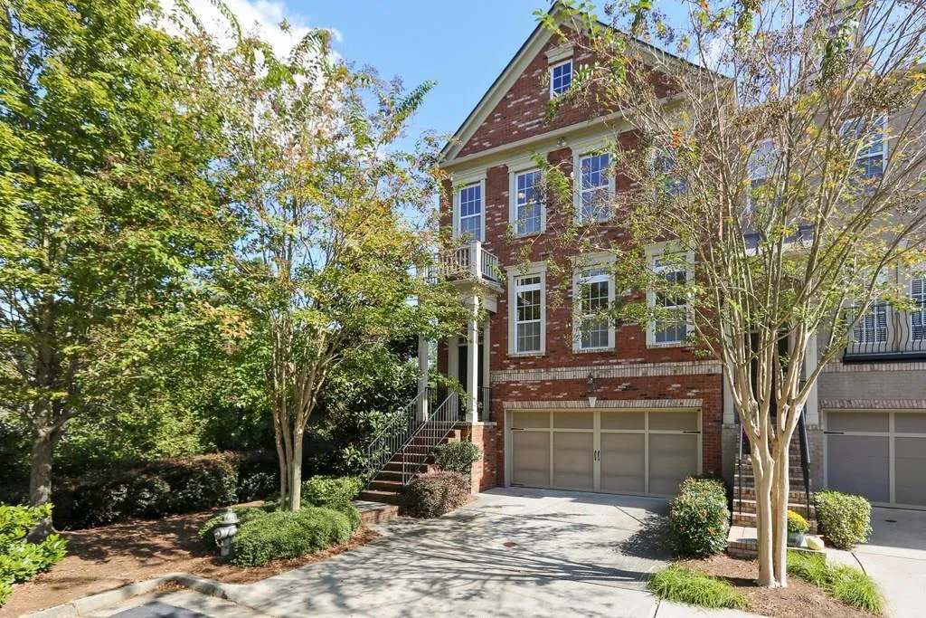 2879 Overlook Way, Atlanta, Georgia 30324, 4 Bedrooms Bedrooms, ,2 BathroomsBathrooms,Residential,Sold,2879 Overlook Way,5919849