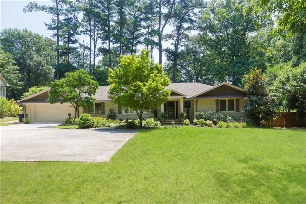 4615 Mystic Drive, Atlanta, Georgia 30342, 4 Bedrooms Bedrooms, ,3 BathroomsBathrooms,Residential,Sold,4615 Mystic Drive,5917605