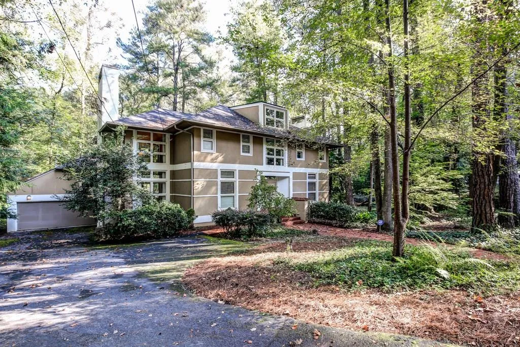 1071 Dawn View Lane Nw, Atlanta, Georgia 30327, 4 Bedrooms Bedrooms, ,4 BathroomsBathrooms,Residential,Sold,1071 Dawn View Lane Nw,5920898